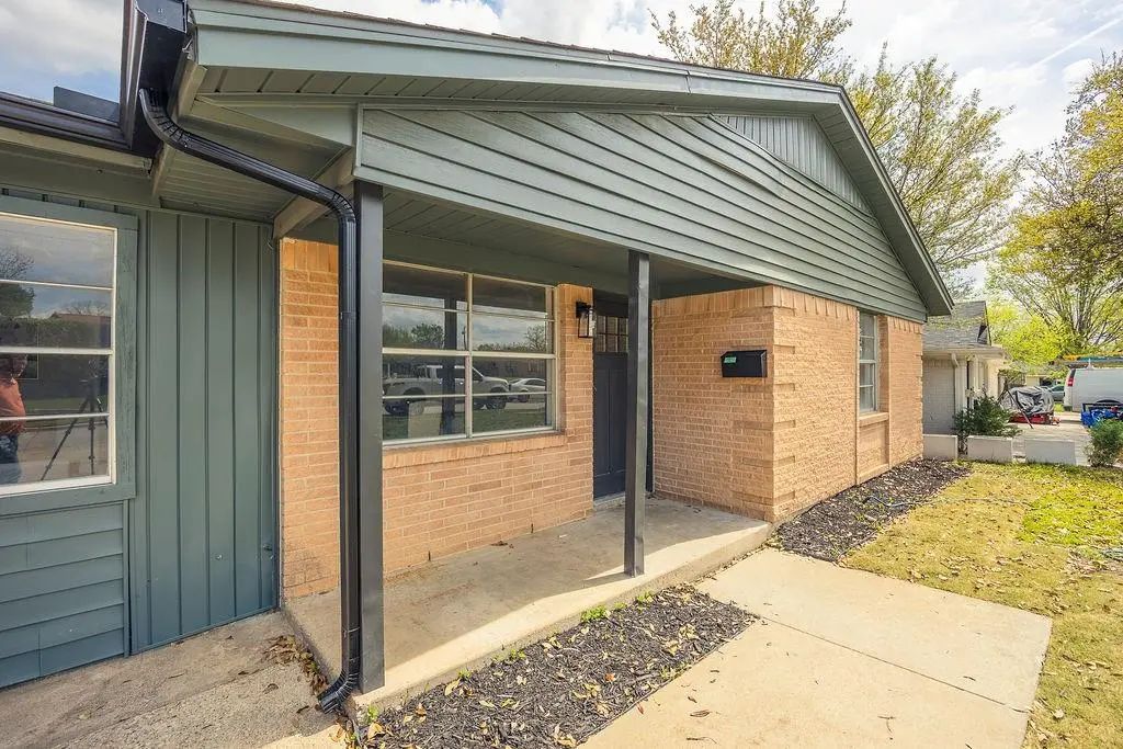 2112 Pontiac Drive, Carrollton