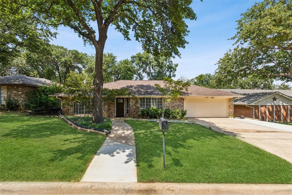 5719 Overridge Court, Arlington