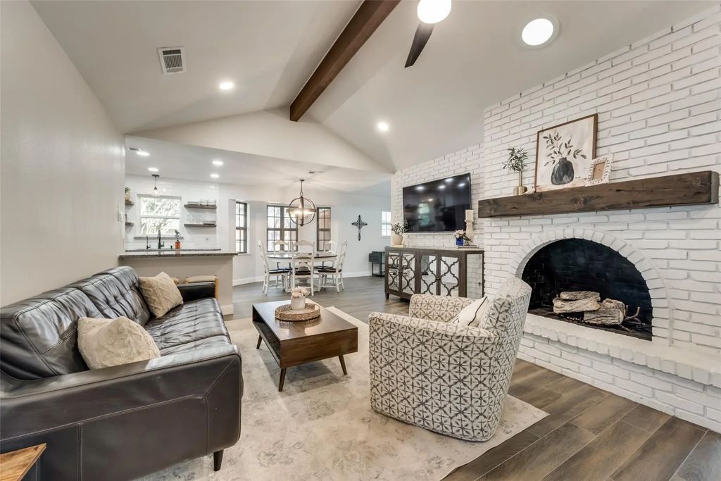 918 Oak Creek Estates Drive, Lewisville