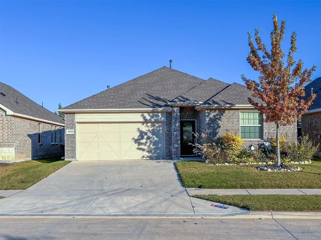 9729 Wild Prairie Way, Fort Worth