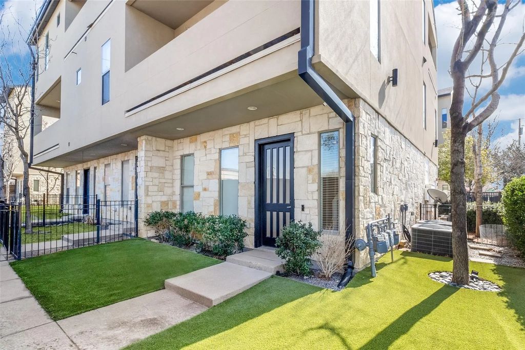 1600 N Haskell Avenue 13, Dallas