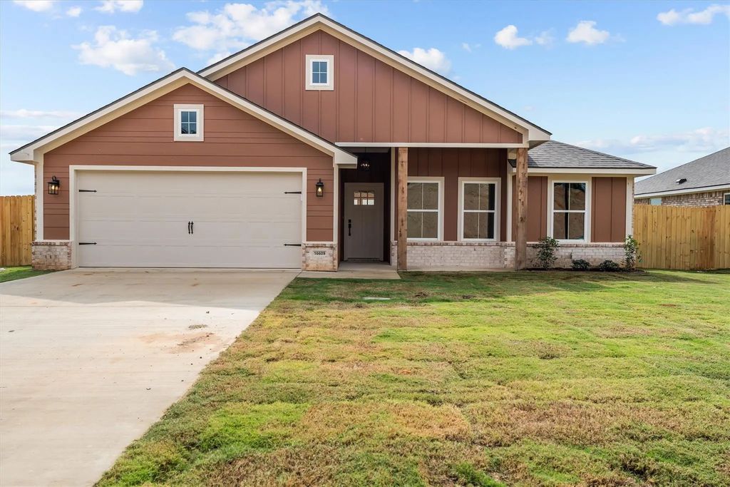 16609 Crossing Circle, Lindale