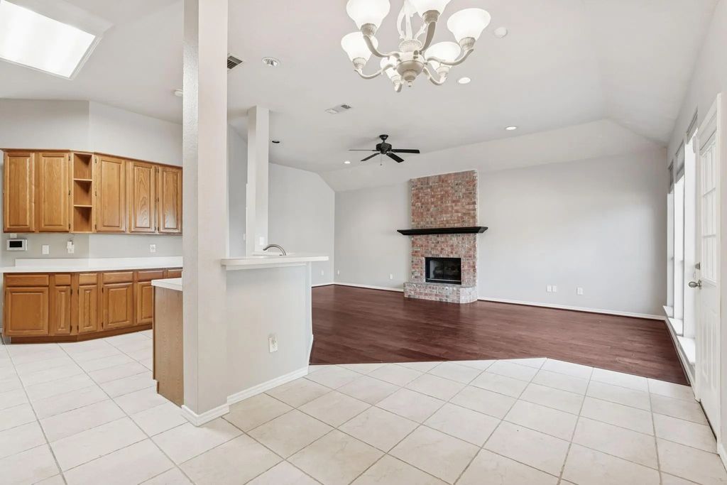 1433 Brazos Boulevard, Lewisville
