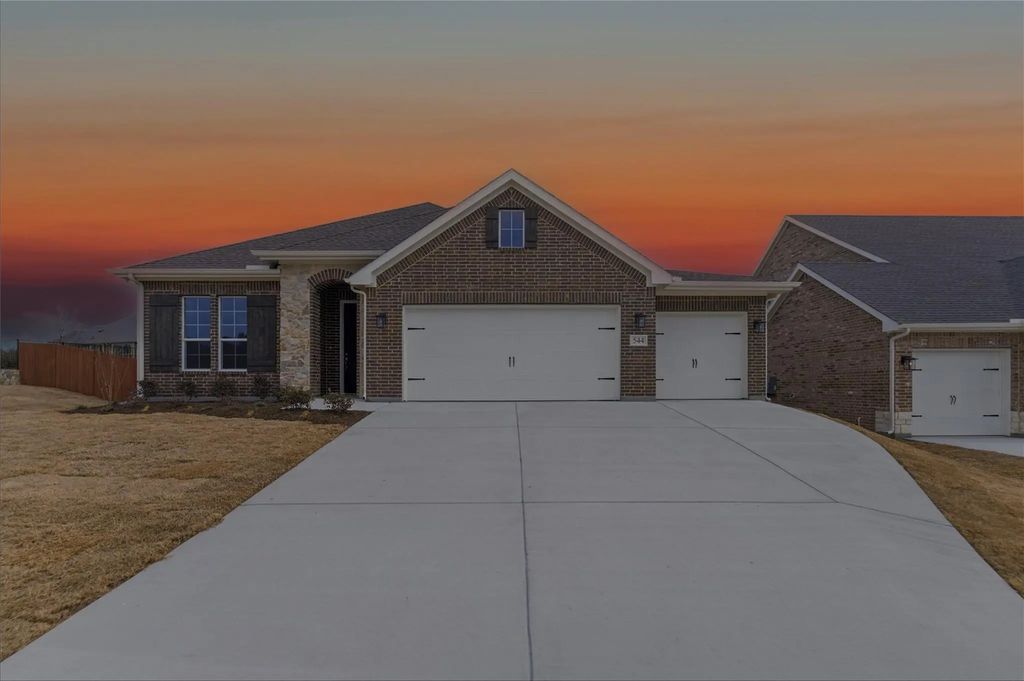 544 Waterford Park Boulevard, Weatherford