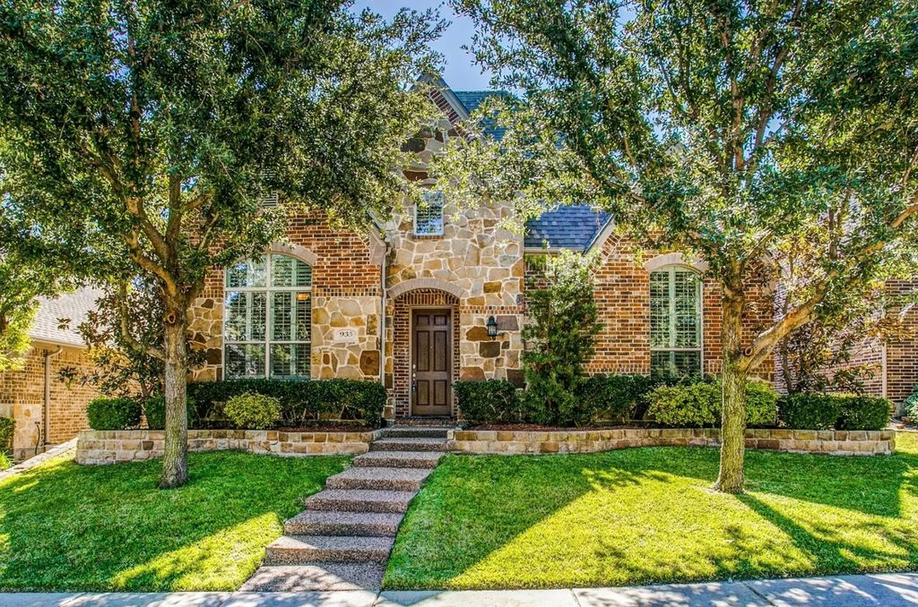 935 Crestmoor Drive, Allen