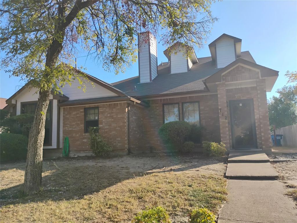 712 Atteberry Lane, Lancaster