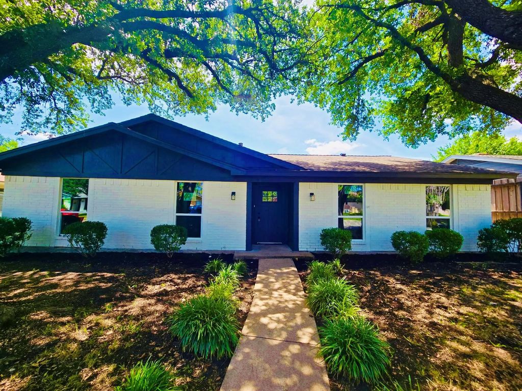 526 Doral Place, Garland