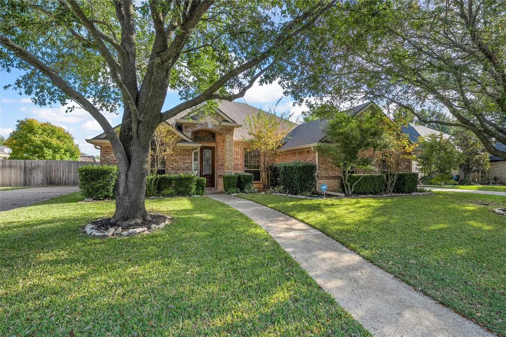 302 Canterbury Drive, Waco