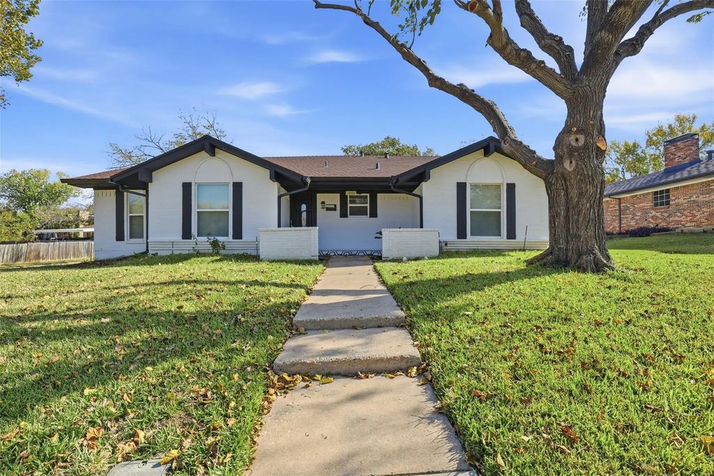 1901 Wellington Drive, Grand Prairie