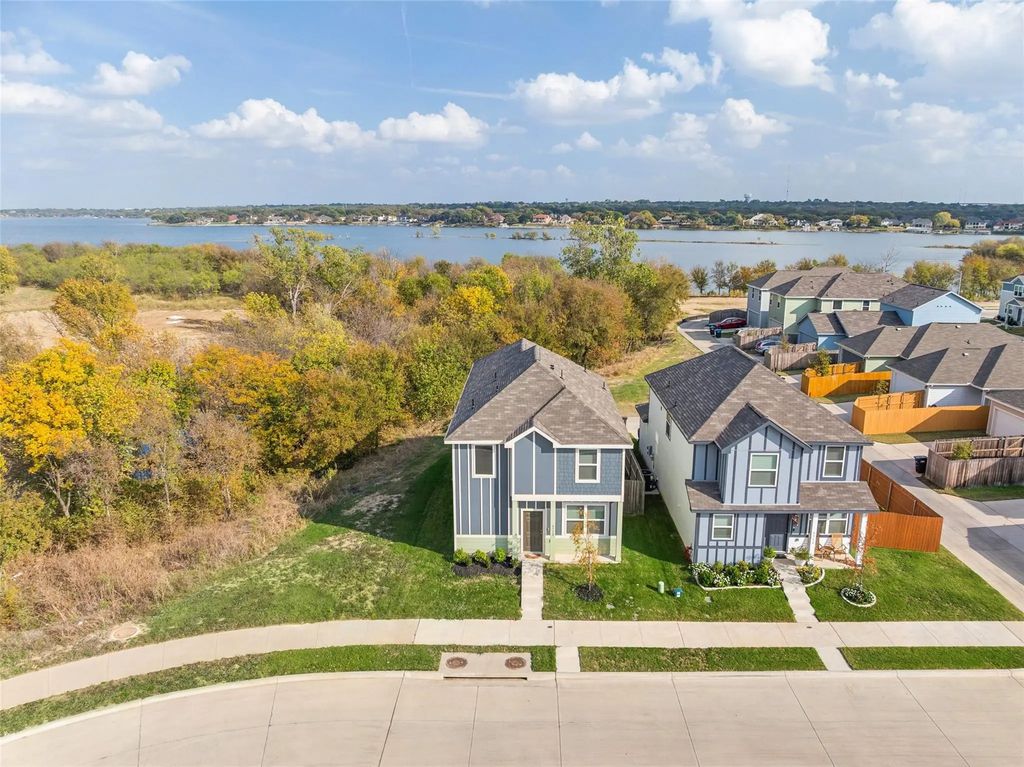 5712 Shore Point Trail, Fort Worth