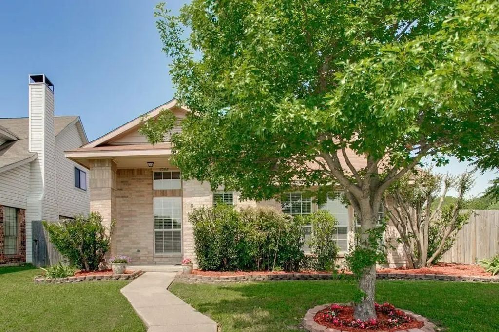 3502 Sara Drive, Rowlett