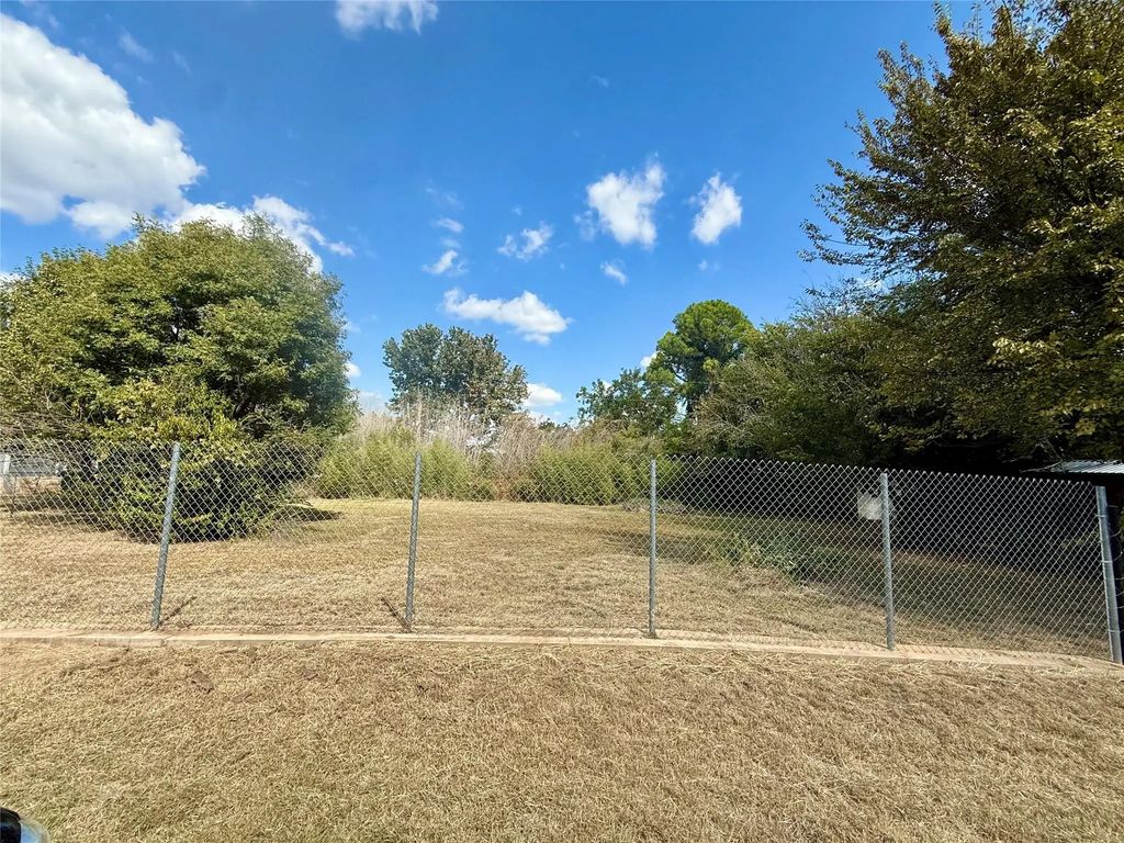 3919 Brook Valley Street, Granbury