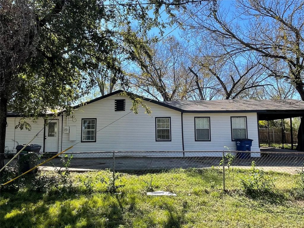 1041 Bradfield Road, Dallas