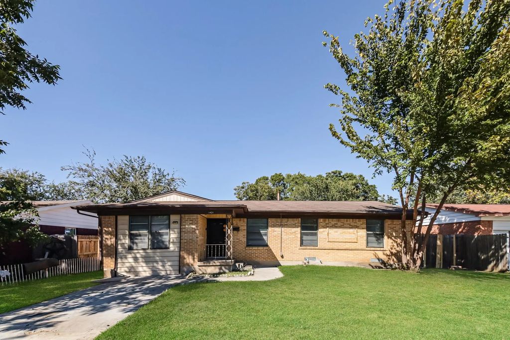 1421 Belmont Street, Mesquite