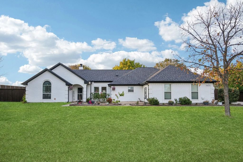 10072 Manor Way, Forney