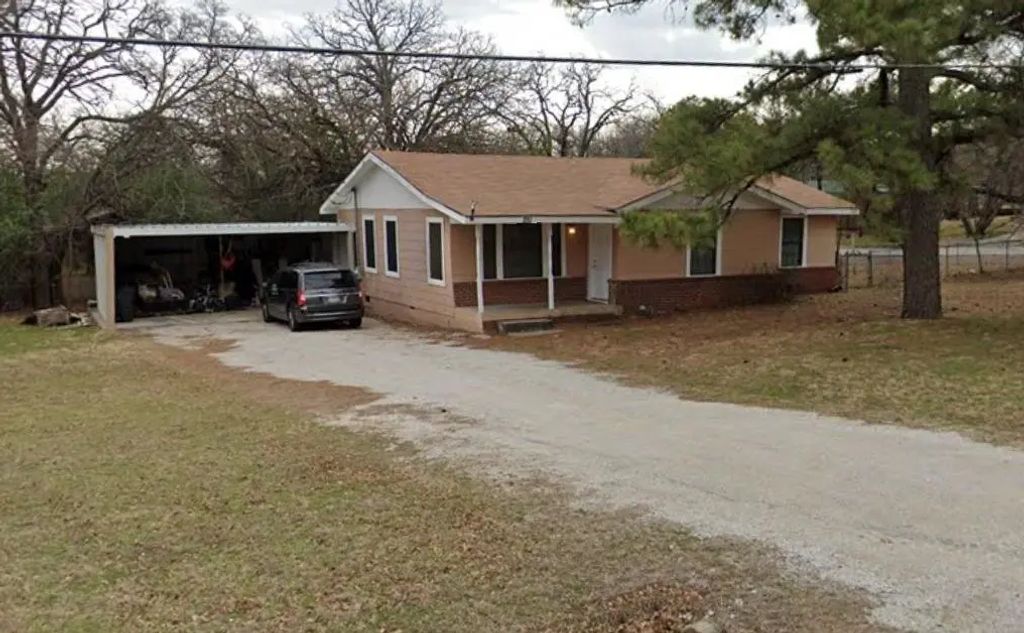 220 School Street, Azle