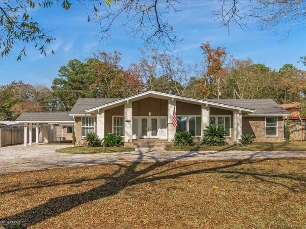 320 Berkshire Place, Shreveport