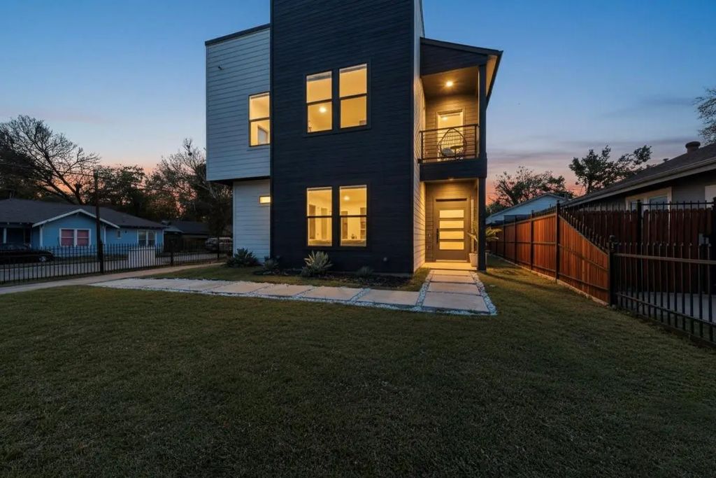 602 Martinique Avenue, Dallas