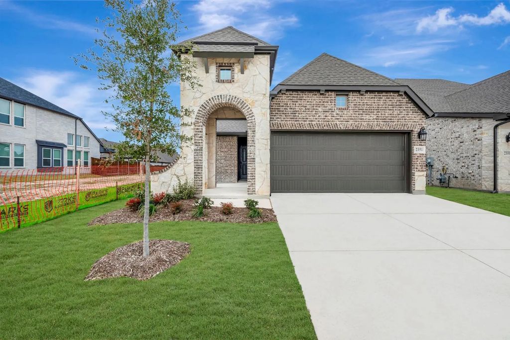 2351 Clearwater Way, Royse City