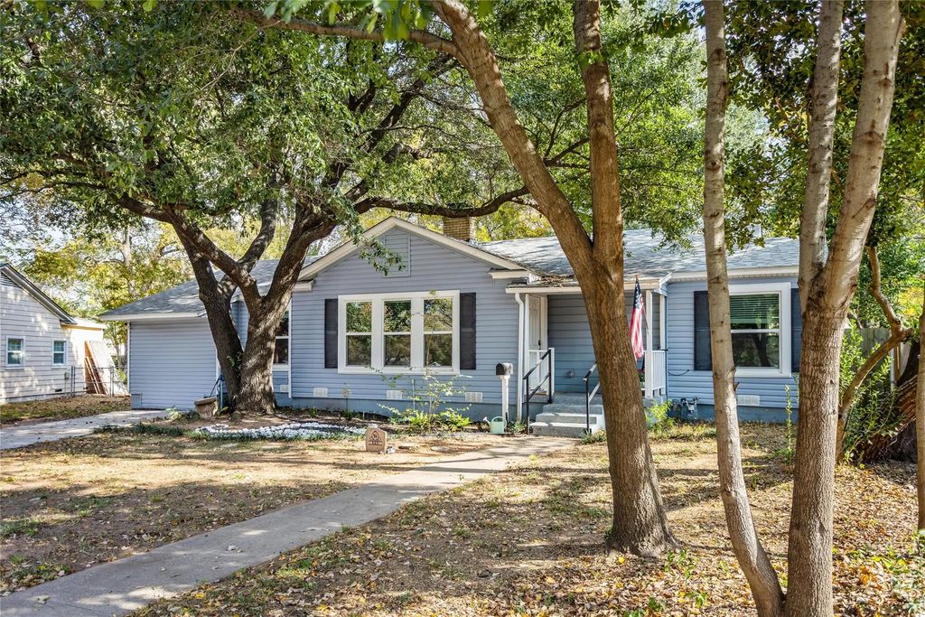 145 Parkwood Avenue, Arlington