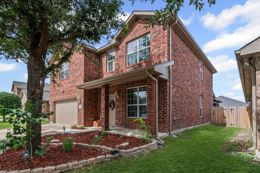 9016 Stone Mill Lane, Fort Worth