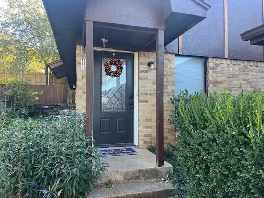 2641 Woodmont Trail, Fort Worth