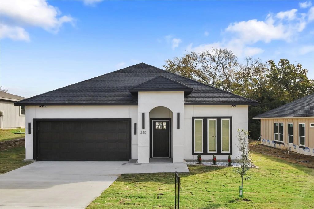 310 Outboard Drive, Gun Barrel City