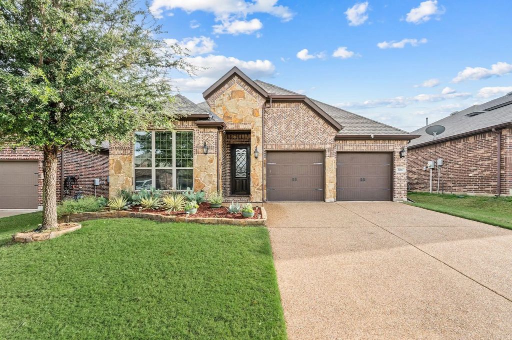 3016 Bella Lago Drive, Fort Worth