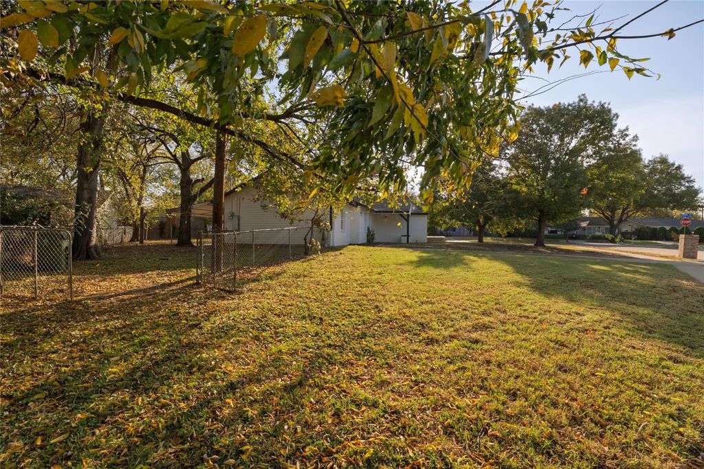 345 Claudia Street, Arlington