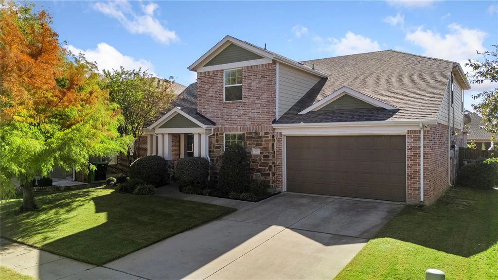 1812 Settlement Way, Aubrey