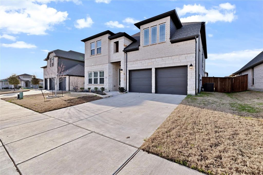 341 Oak Hollow Way, Little Elm