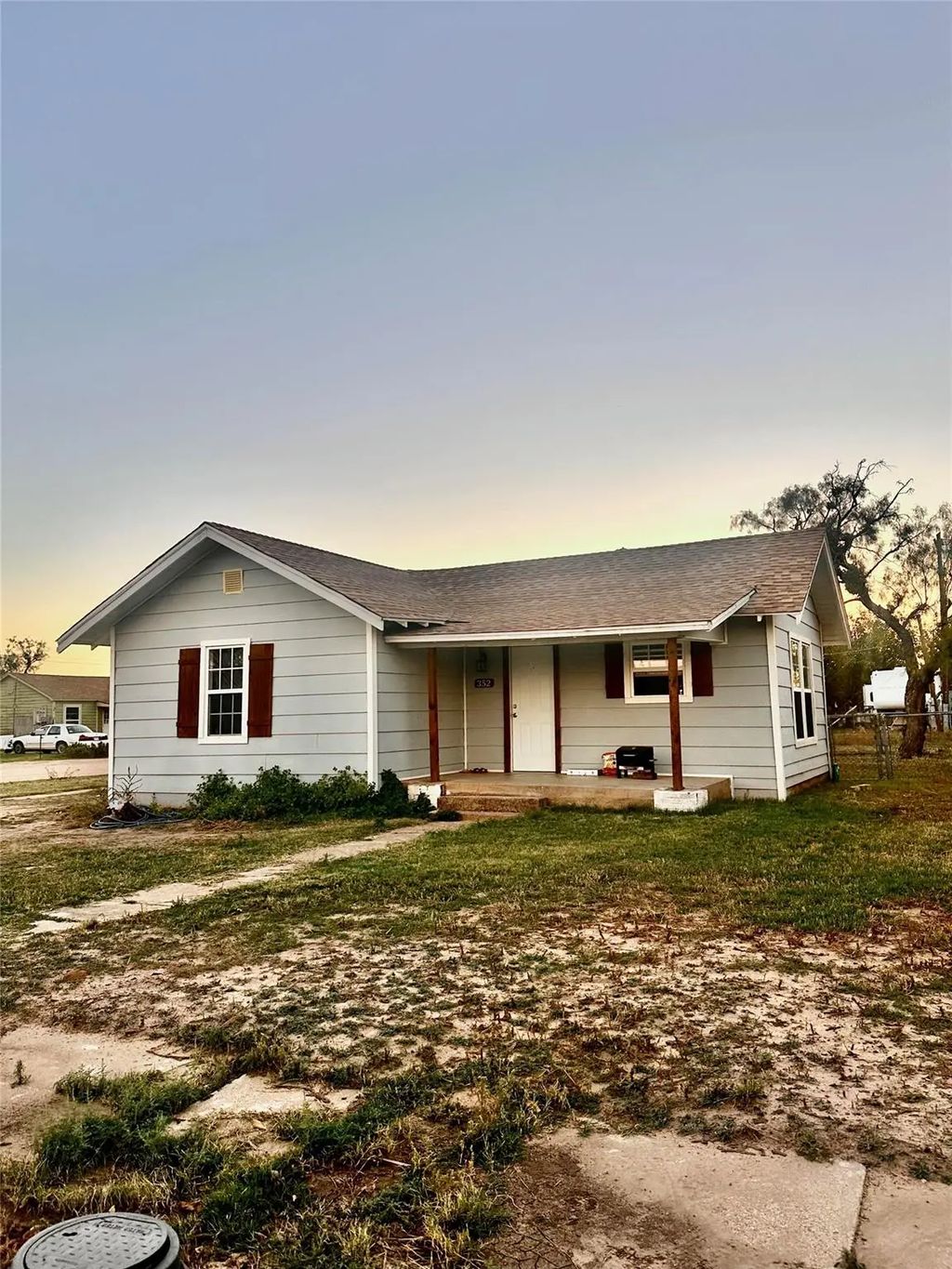 352 Sw Avenue A, Hamlin