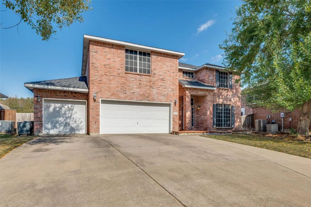 1922 High Meadow Street, Glenn Heights