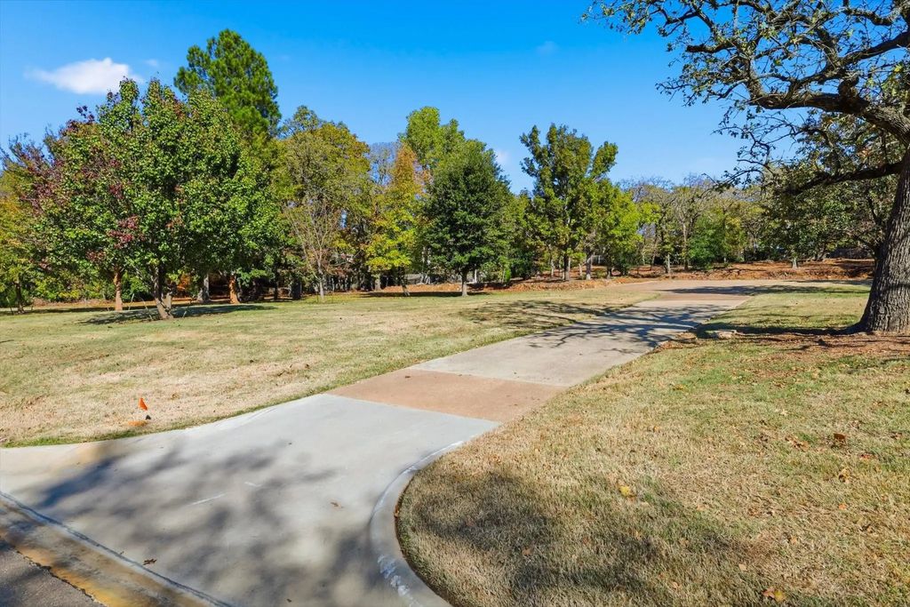 3011 Montecito Drive, Denton