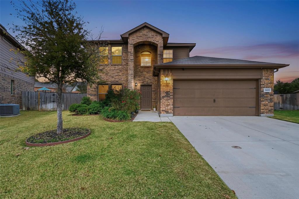 1401 Briarwood Drive, Azle
