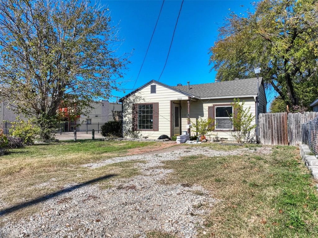 2222 Houston Street, Grand Prairie