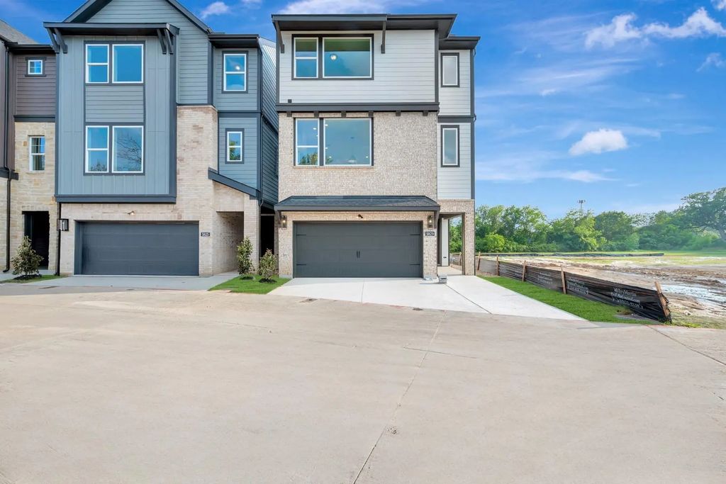 5829 Water Bridge Lane, Fort Worth