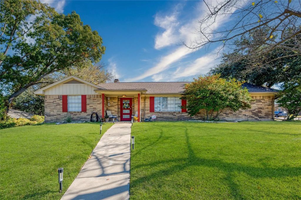 2000 Meadowcreek Drive, Plano