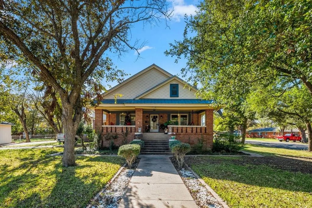 501 S Adams Street S, McGregor