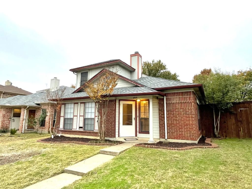 2919 Sunset Point Lane, Carrollton