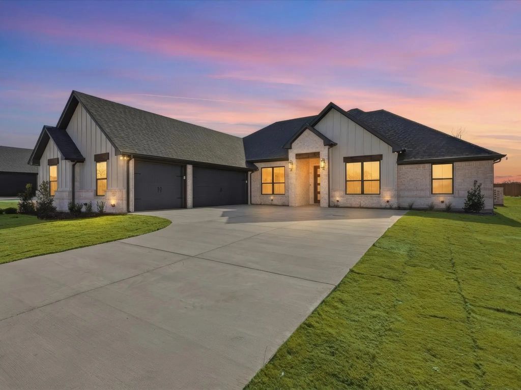 2152 Middlewood Circle, Granbury