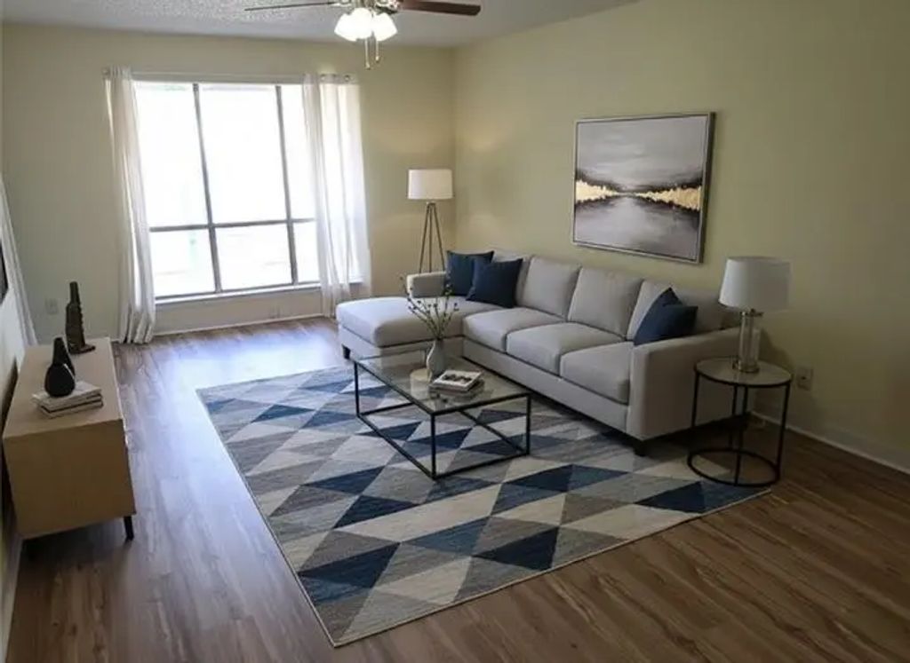 4859 Cedar Springs Road 358, Dallas