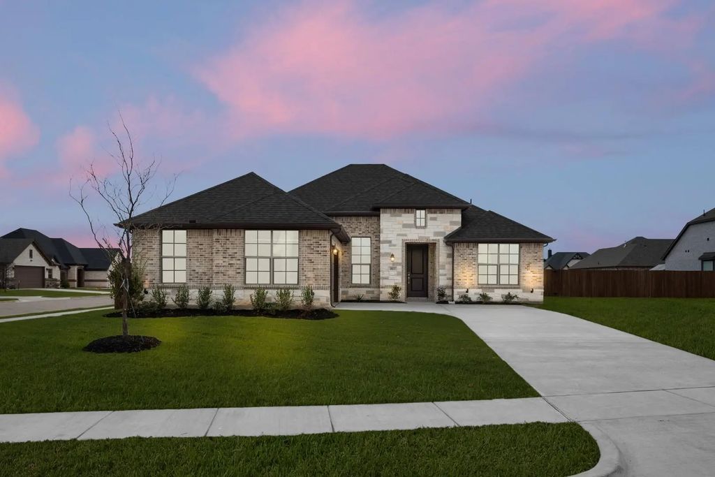 1813 Golden Meadow Court, Cleburne