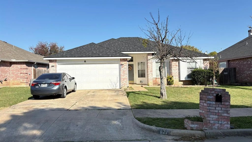 927 Rio Vista Lane, Arlington