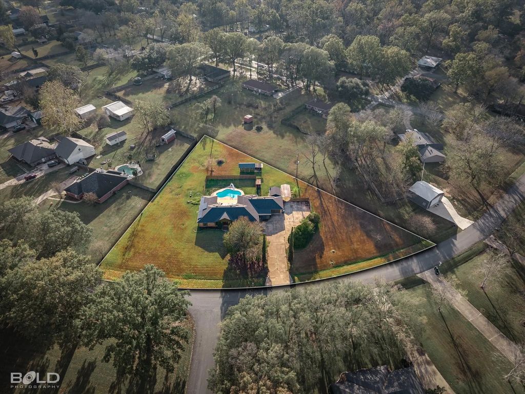 201 Rolling Meadows Lane, Bossier City