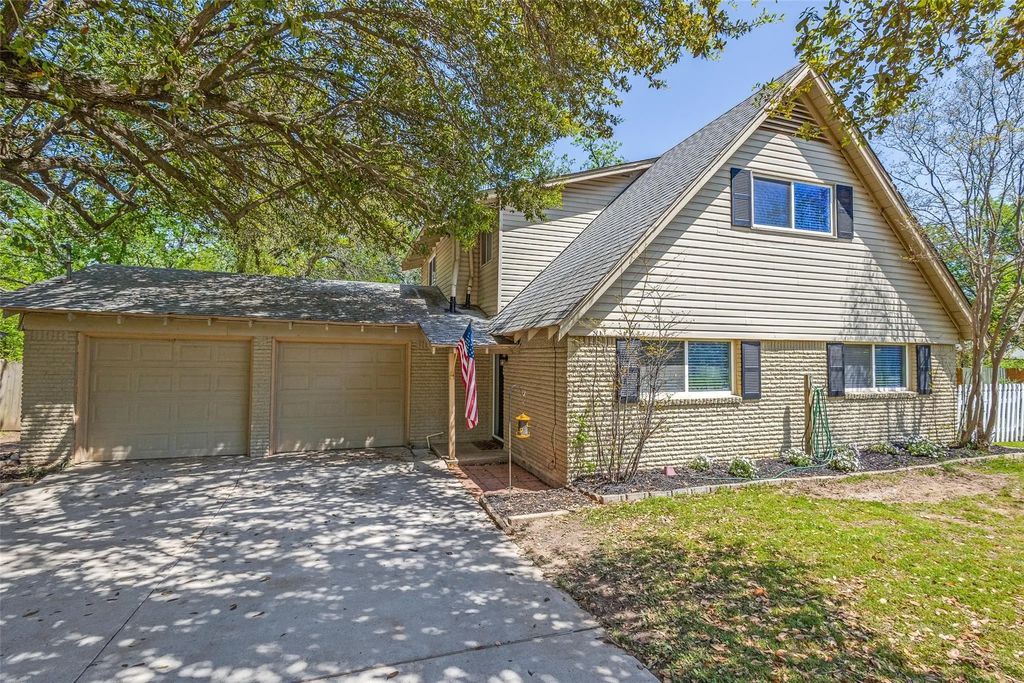 1223 E Windsor Drive, Denton