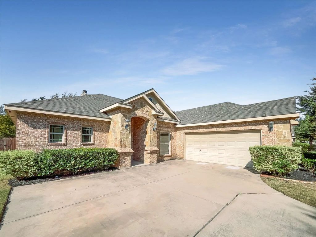 125 Hickory Creek Drive, Red Oak