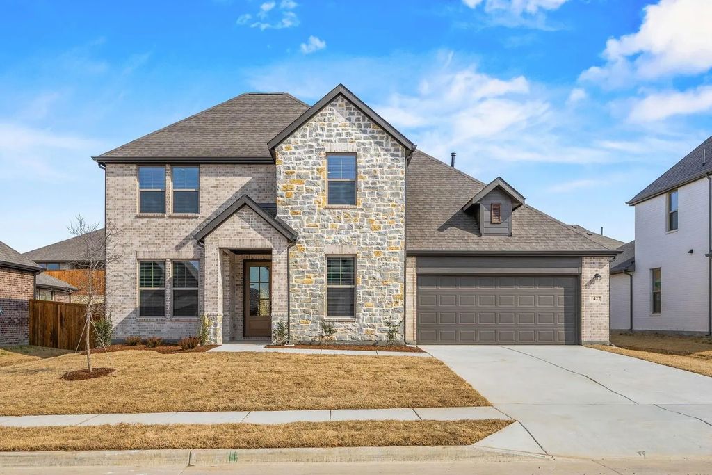 1427 Golden Meadow Drive, Van Alstyne