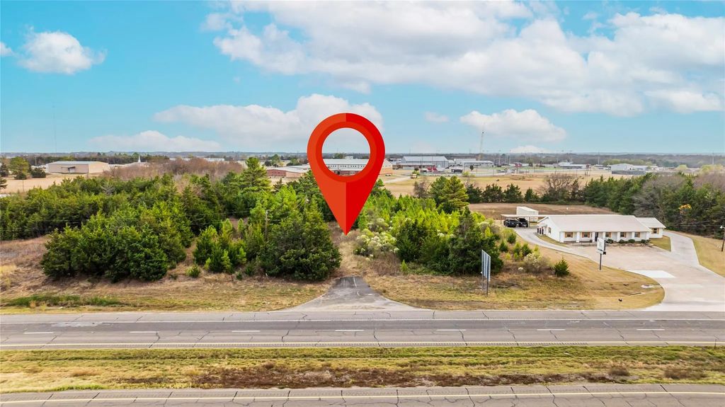 725 Sw Loop 286, Paris