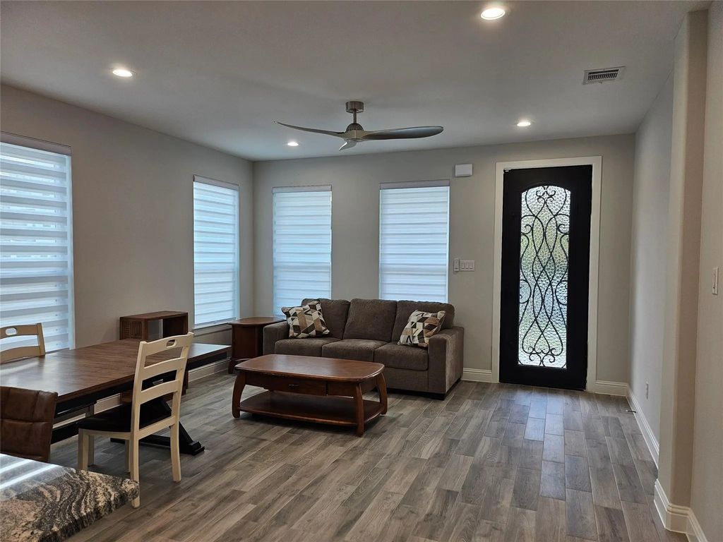 2309 Benbrook Drive, Fort Worth